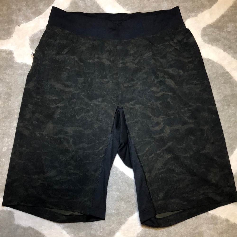 Men’s lululemon THE Short | 11 inch | M | Camo